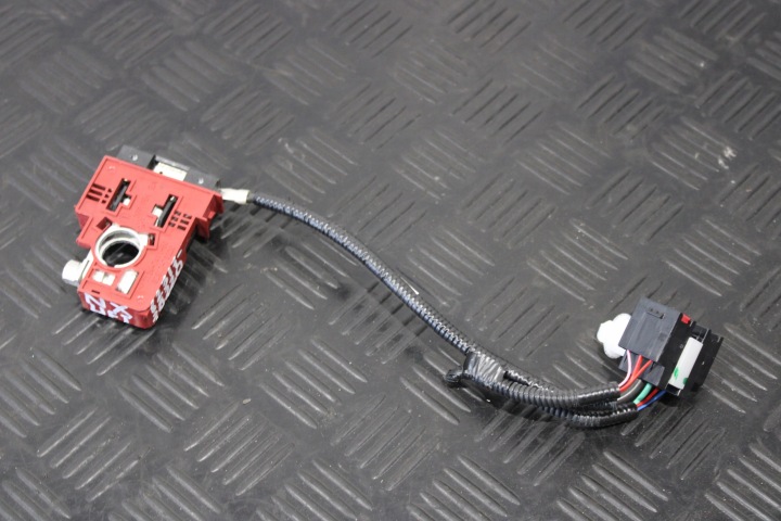 BORNE POUR BATTERIE LEXUS NX 300H LIFT
