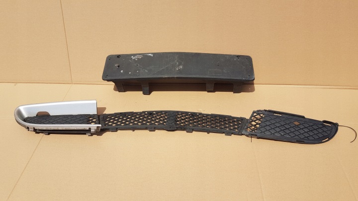 KRATKI + POLSTER KENNZEICHEN HALTER MERCEDES SLK R170 01-04