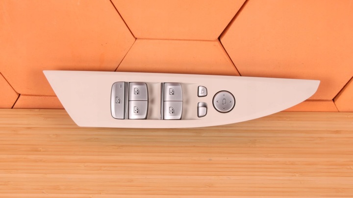 BMW G16 M8 F93 PANEL ovladac vypínač okna zrcadel ELFENBEIN 6847099