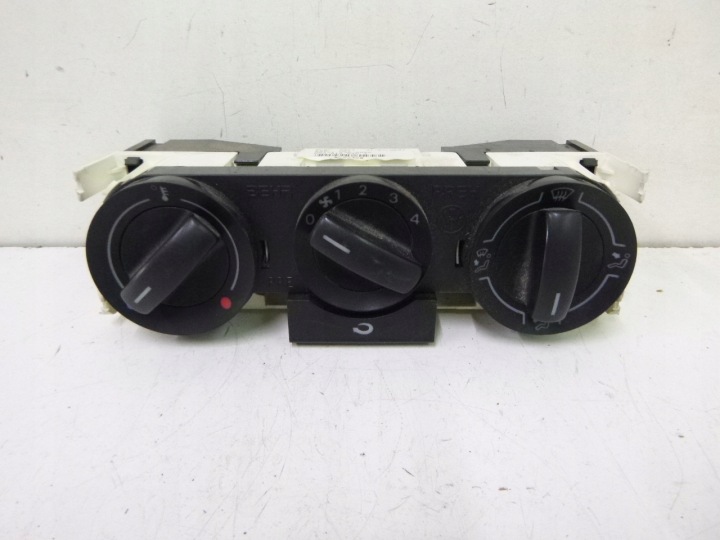 Panel of the air conditioning air conditioning devices Volkswagen FOX 07r.
