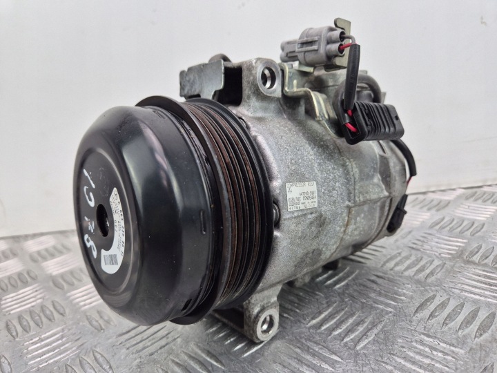 Mercedes SLK350 R172 compressor of the air conditioning A0032308611
