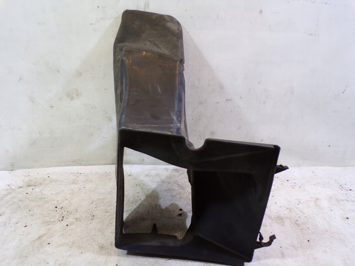 air duct air line right AUDI A4 B7 8E0117336J (F)