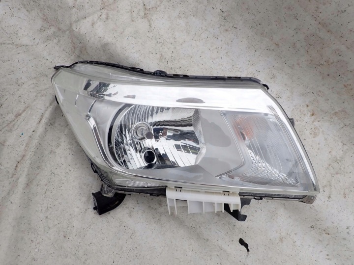 NISSAN NAVARA IV 4 14-> Licht vorne vorne rechts