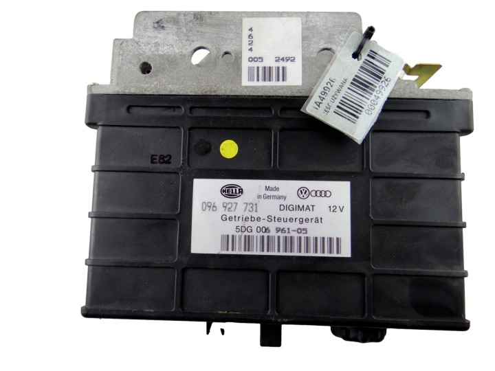 control unit of the engine VOLKSWAGEN GOLF III 096 927 731