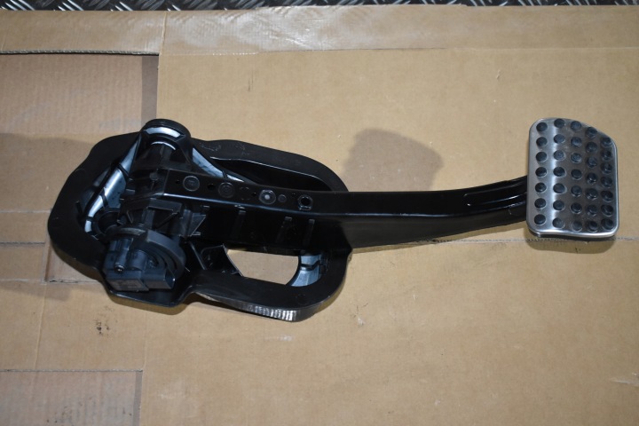IDEALNY PEDAL freno MERCEDES W214 W206 1