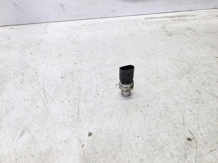 sensor of pressure of the air conditioning AUDI VW SEAT SKODA 5Q0959126B