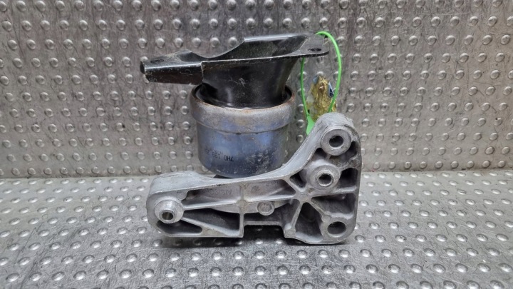 holder holder engine mount 7H0199256H 7H0199207C VW T5 LIFT 2.0TDI