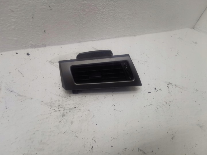 BOCCHETTA ARIA ANTERIORE sinistra BMW SERIA 5 E60 E61 6910731