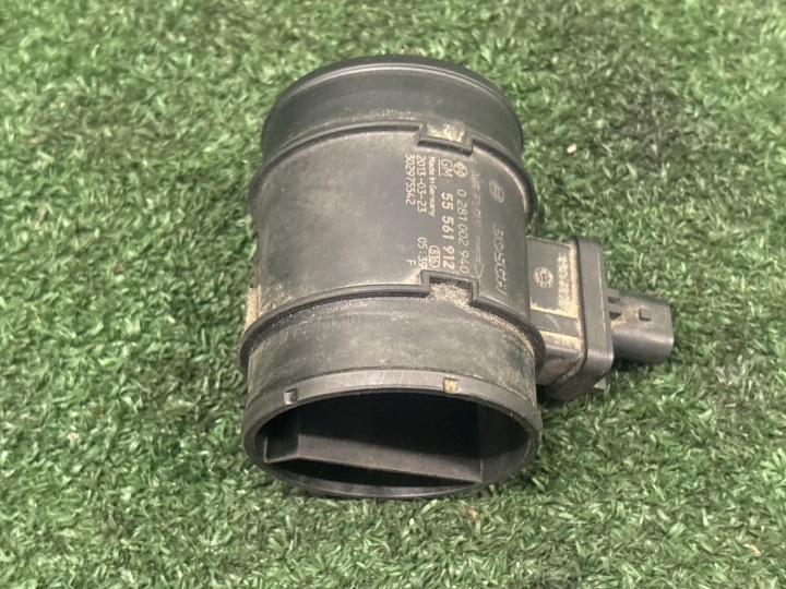 Débimètre de l’air OPEL ASTRA J 55561912