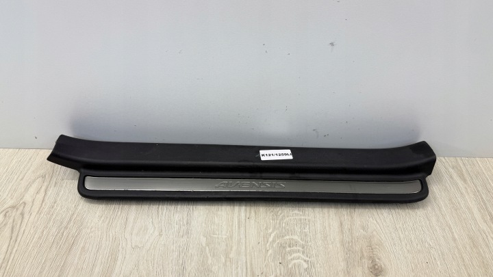 TOYOTA AVENSIS T25 pravá lišta prahová předek krytka K121/1259LI