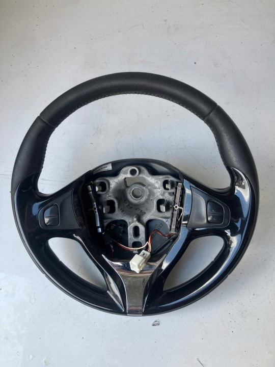 volan koža MULTIFUNKCJA RENAULT CLIO IV 985105453R
