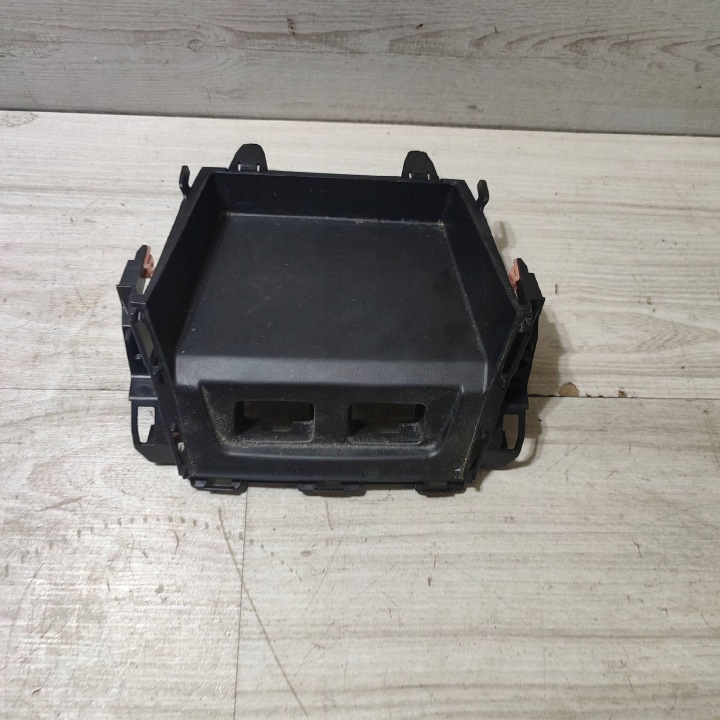 Element konzoli srednje Suzuki Vitara (LY) 7382354P10