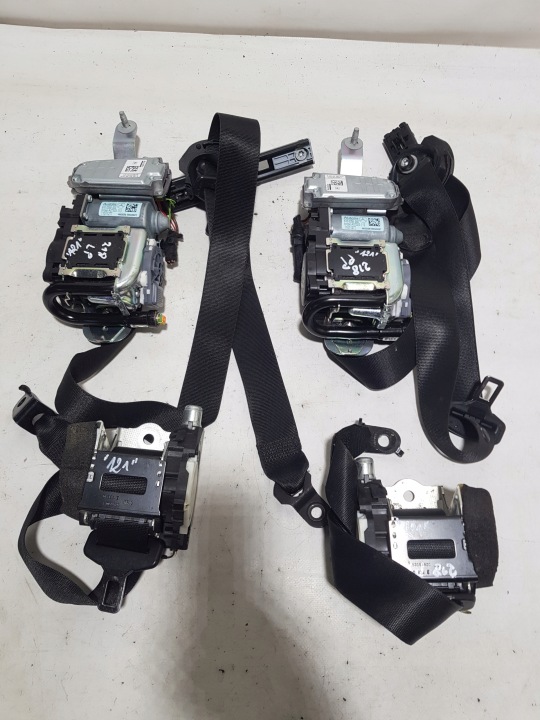 MERCEDES CLS W218 sedan COUPE KOMPLET tension belts PASOW front rear part