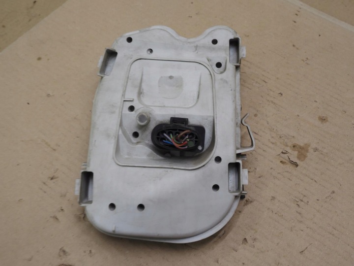 Inserção do suporte da tomada de luz da válvula à direita Audi A6 C6 sedan 436262R 14