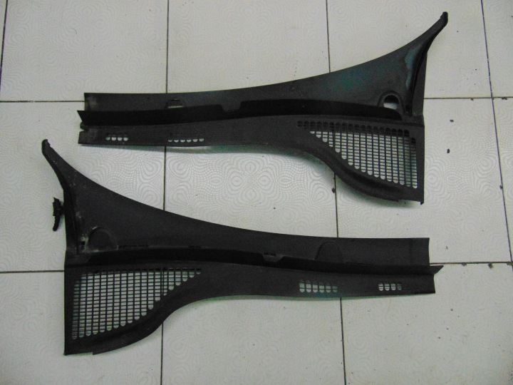 GRIGLIA GOCCIOLATOIO SUPERIORE SKODA FABIA III 3 6V0