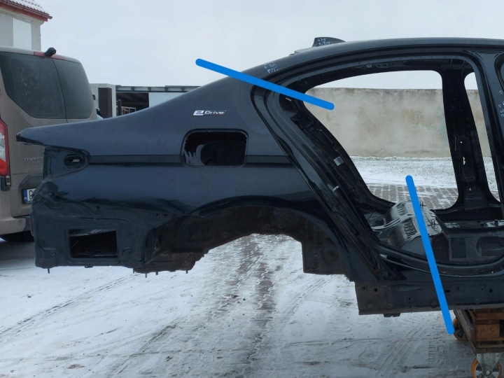 BMW G30 530E quarter fender right rear part black