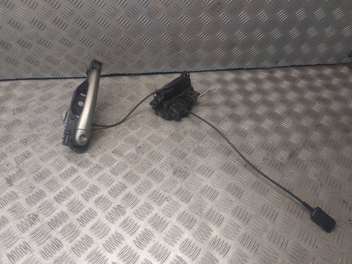 Poignée Externe Portière Gauche Avant + de la Serrure RENAULT CLIO III TEHNK