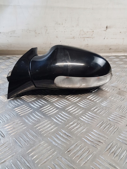 SPECCHIETTO RETROVISORE Elettricità sinistro MERCEDES A-KLASA (5PIN+2PIN) KOD LAKIERU: 696 EU