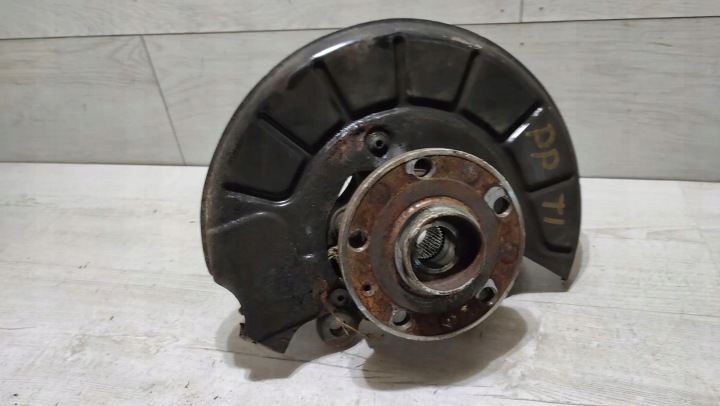 Volkswagen Tiguan Lift 5N0 vorne Seite rechts Achsschenkel Radnabe Radlager schenkel 1.4TSi