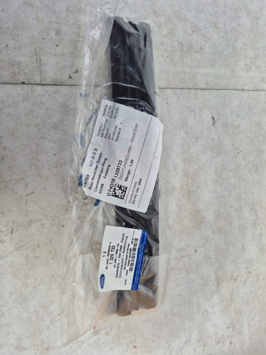FORD tesnenie Okná dvere 4M51-72605-AA