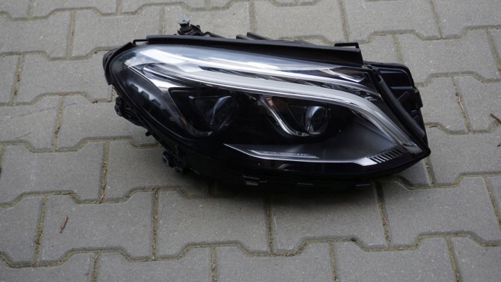MERCEDES W GLE 166 - rechts Licht vorne LED