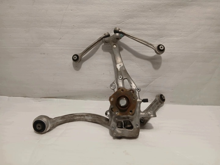 AUDI A4 B9 LIFT Achsschenkel Radnabe Radlager schenkel Querlenker rechts vorne 8W0407242F 8W0407560
