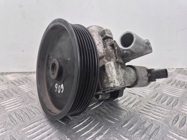 Mercedes E250 CGI W212 Pompe direction assistée A0064667501