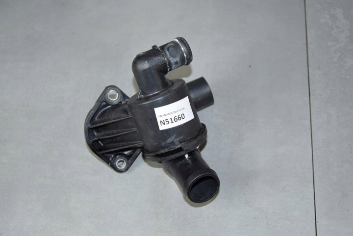 VW AMAROK Scatola termostato 03L121111AB
