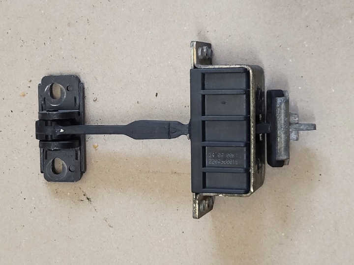 Limiteur Portière Droite Arrière Arrière MERCEDES S-KL W220 A2207300016B OE