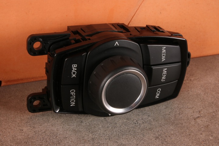 BMW F20 F45 F30 F31 F32 F36 X1 F48 KONTROLER PANEL IDRIVE POKRETLO 6802932