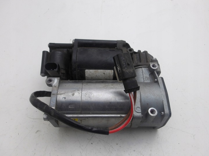 MERCEDES E-KLASA W213 18-22 KOMPRESOR Achsträgers WABCO A09932000047 OE