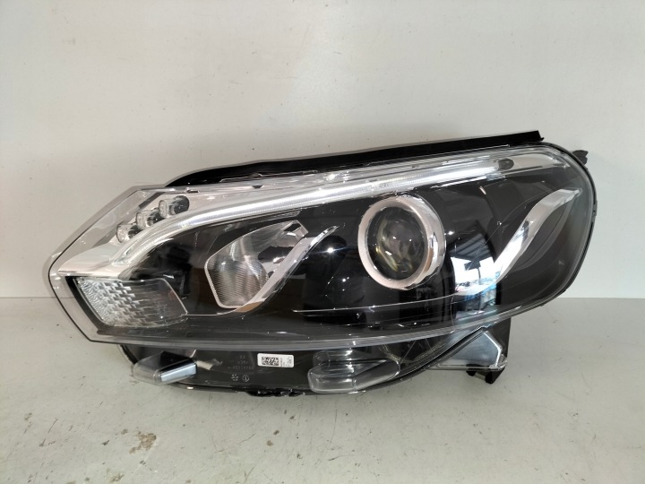 Licht vorne reflektor links TOYOTA PROACE II 16- XENON