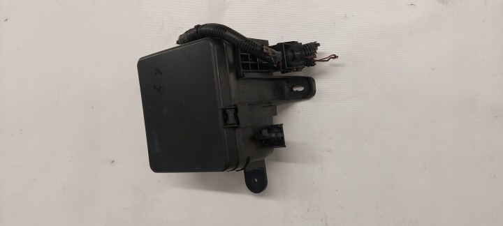 PUSZKA kutija osigurača NISSAN LEAF i ZEO 10-17 7154-7451-30