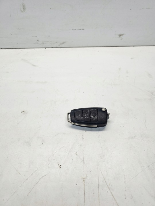 CLÉ PILOT SCYZORYK AUDI A3 8V 8V0837220