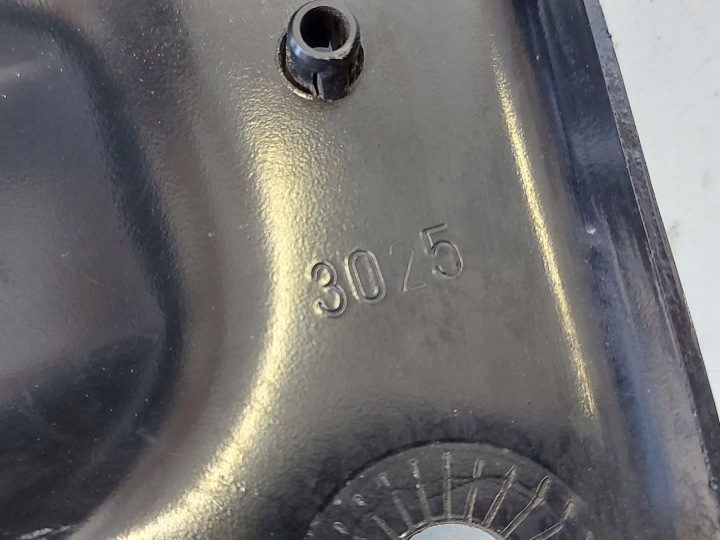 KAMIQ LIFT 1.0 TFSI suporte do eixo traseiro direito 2Q0501476C 4M0907503 8