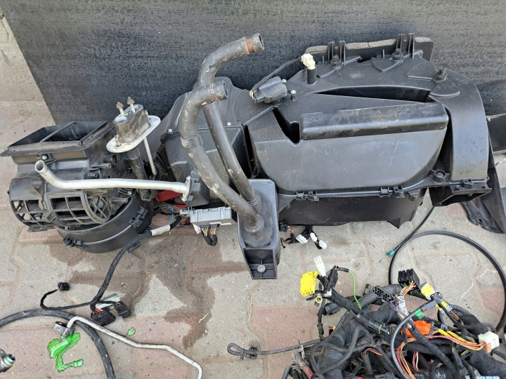 IVECO DAILY IV 06-12 2.3 CLIMATIZAREA COMPLETĂ A CONCURSULUI 8