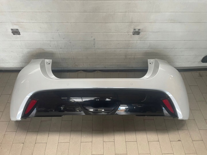 nárazník zadný kompletný MAZDA 2 HYBRID Z 2024 ROKU STAN ako novy 089