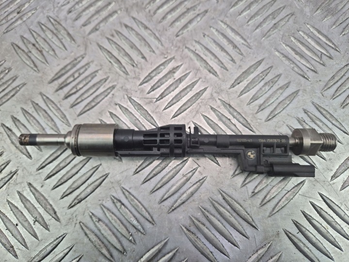 BMW X1 E84 xDrive 20i N20 Injecteur 7597870