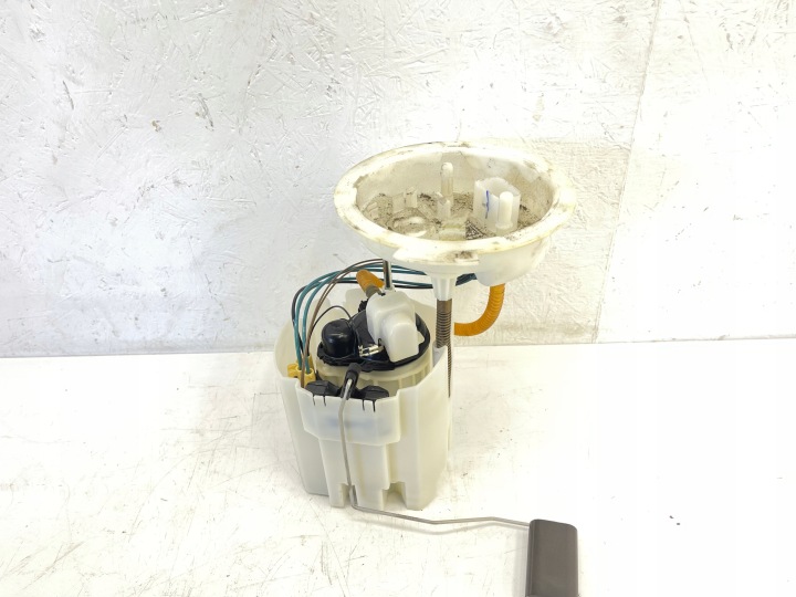 BMW 2 F45 2015 1.5 GRANTOURER Pompe Pompe DO Réservoirs Carburant 7300465-06