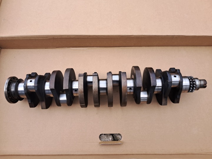 crank MERCEDES W116 W123 107 SL SLC W126 M110 2,8 1100310401