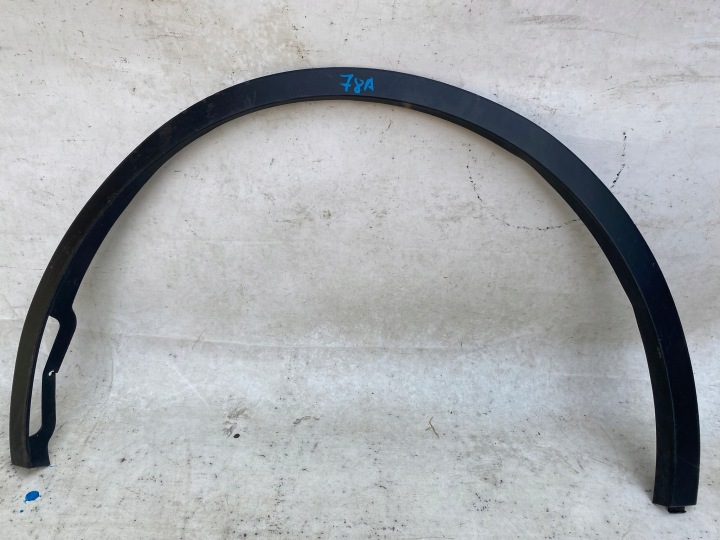 TESLA Y moulding fender left front 1683859-00-A
