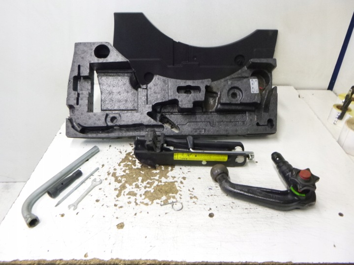 Montaggio narzedzi Leva del cambio GANCIO TRAINO Westfalia VW Passat B6 Kombi 3C5012115D 2006r.