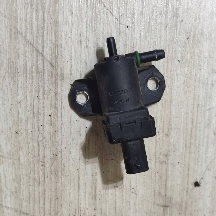 valve par of the fuel Peugeot Rifter 9812031180