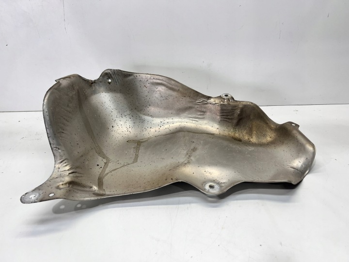 copertura GREMBIALINA TERMICZNA AUDI A3 LIFT VW GOLF 1K0825721D