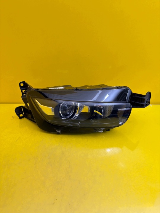 light right front Citroen C4 II 2 Xenon 9677217480