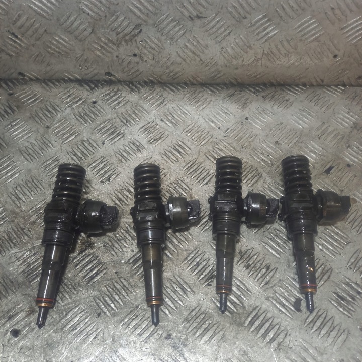 POMPOWTRYSKIWACZE KOMPLET VOLKSWAGEN CADDY 3 0414720215 038130073AG