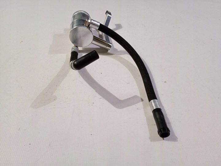 Separator olaj odma oil catch tank Dodge Charger Challenger 6.4 SRT 2011