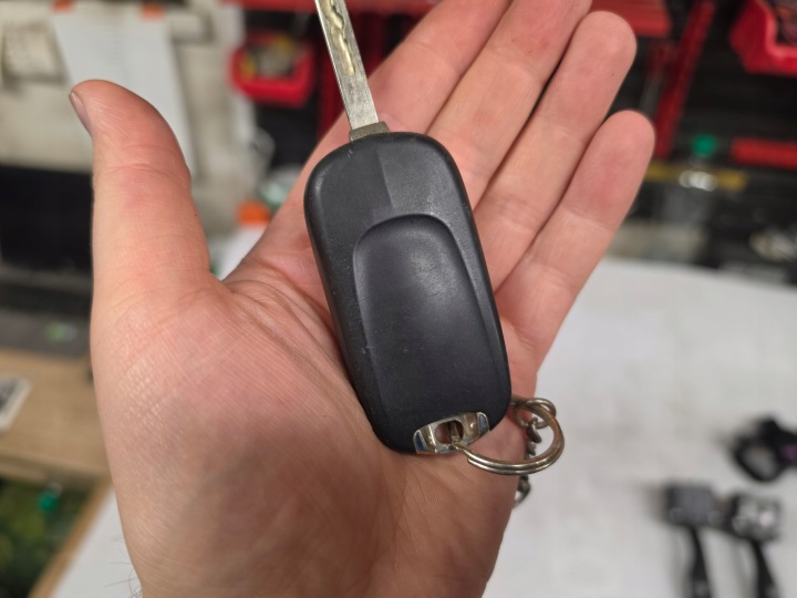 OPEL INSIGNIA B ST 19r STACIKA KEY 39213436 13