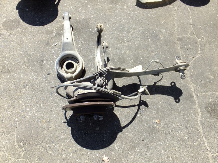 Mozzo FUSELLO braccetto Destra posteriore ford focus mk2 HB 2009r