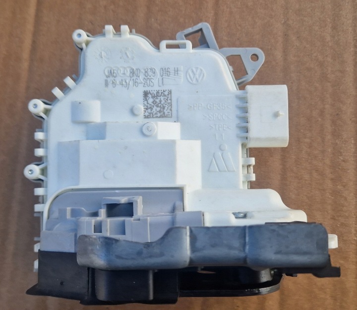 lock door 8K0839016H VW SKODA AUDI original